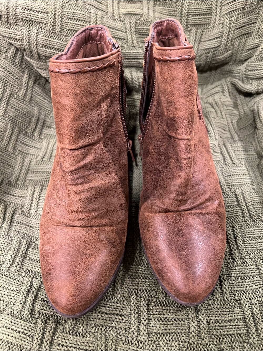 Baretraps "Gineva" Women's Brown Faux Suede Ankle Booties – Size 7M